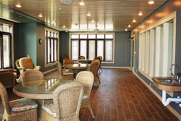 Image of Thornapple Manor (5)