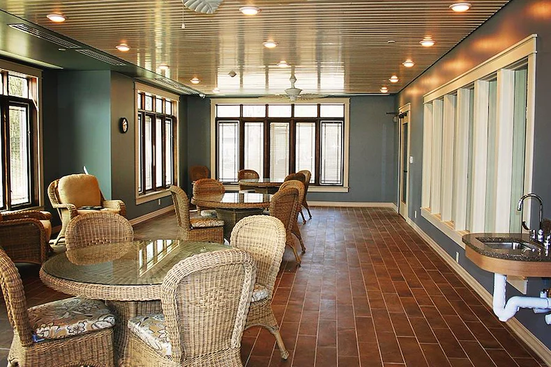 Image of Thornapple Manor (5)