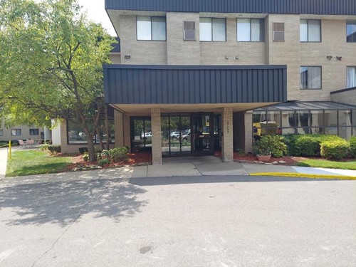 Image of Madison Manor Apartments (1)