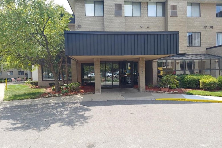 Image of Madison Manor Apartments (1)