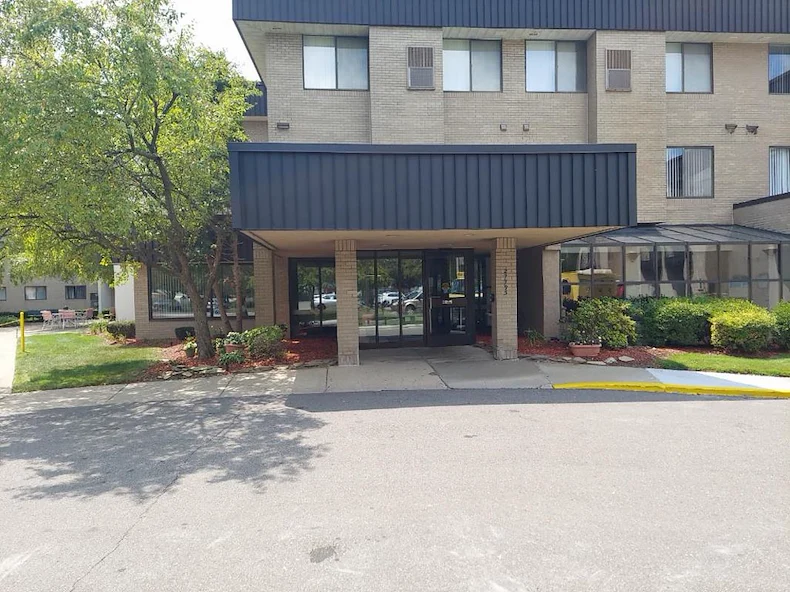 Image of Madison Manor Apartments (1)