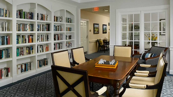 Image of Atria Aquidneck Place (3)