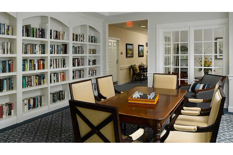Image of Atria Aquidneck Place (3)
