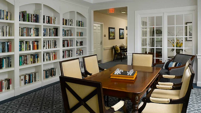 Image of Atria Aquidneck Place (3)