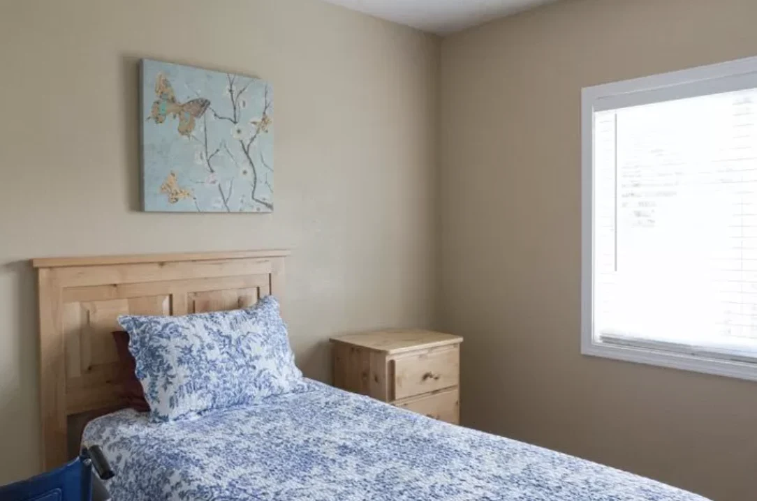 Image of Ashley Manor - Crescent (2)