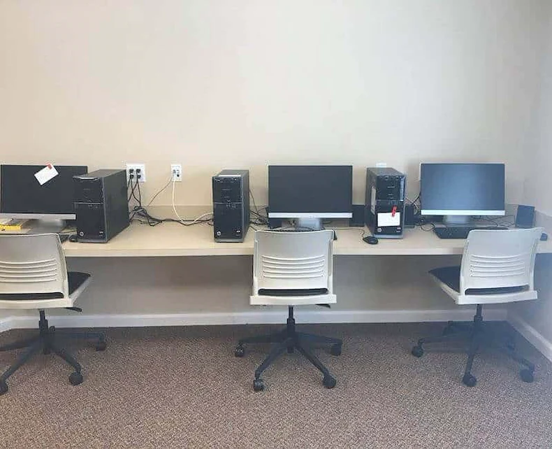 Image of Cranes Landing (4)