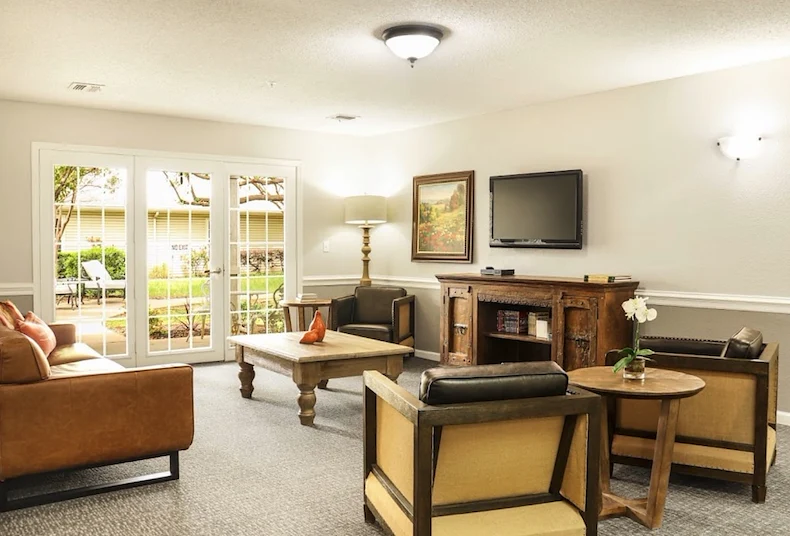 Image of Carrollton Gardens (2)