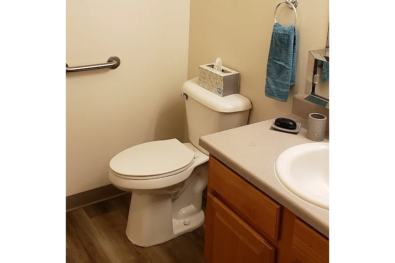 Sugar Creek Apartments independent senior living in Waukee, Iowa apartment bathroom