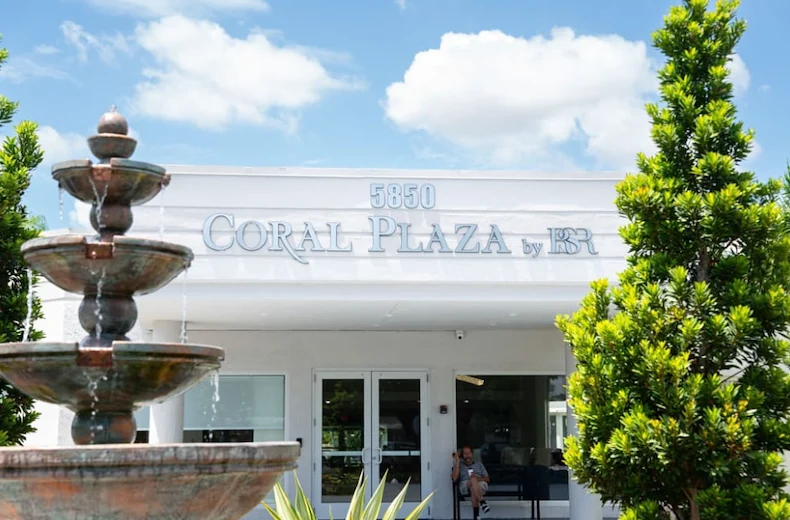 Image of Coral Plaza (1)