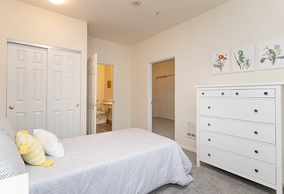 Image of King's Manor Senior Living Community (5)