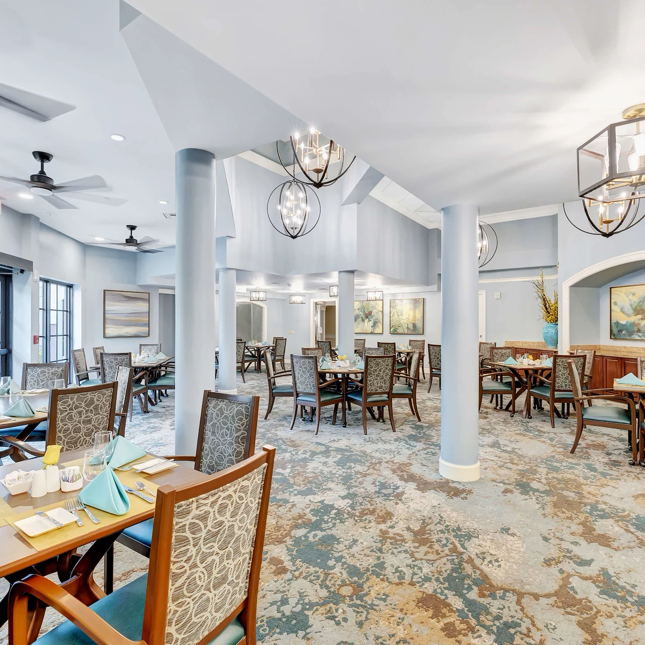 Allegro Boynton Beach, senior living community offering independent living, assisted living, memory care, and respite care in Boynton Beach, FL, elegant dining room