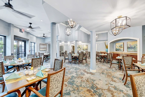 Allegro Boynton Beach, senior living community offering independent living, assisted living, memory care, and respite care in Boynton Beach, FL, elegant dining room