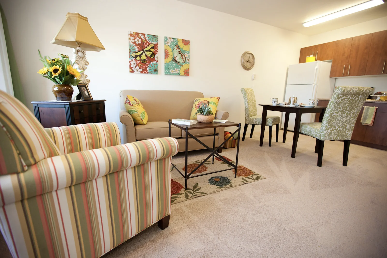 Desert Springs Gracious Retirement Living Hawthorn Senior Independent Living in Oro Valley, Arizona apartment living room
