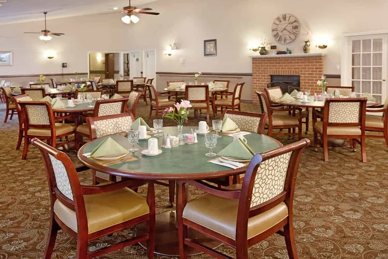 Image of Colonial Courtyard at Bedford (8)