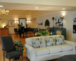 Image of Lynden Manor (2)