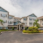 Image of The Colonnade at Beckett Lake (1)
