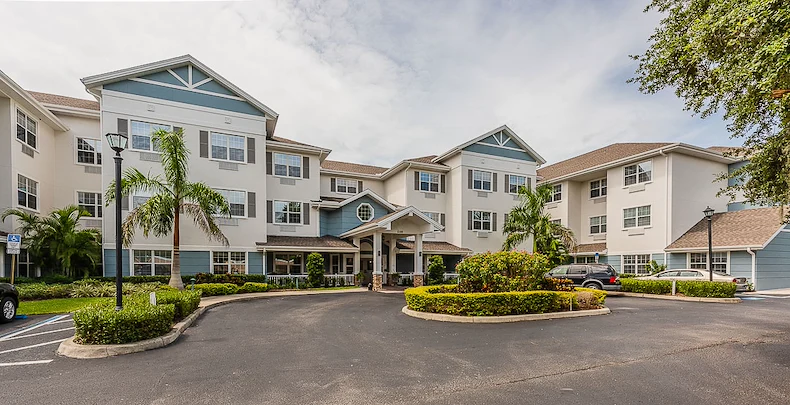 Image of The Colonnade at Beckett Lake (1)