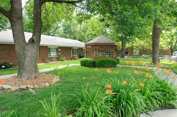 Image of Life Care Center Of Kansas City (5)