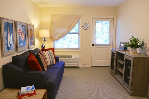 Image of Lakes Crossing Senior Care (3)