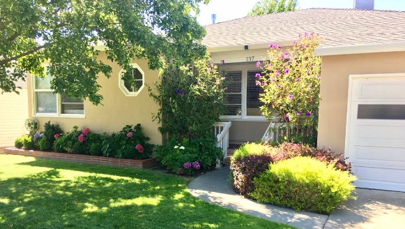 Image of Garden Court at the Village (1)