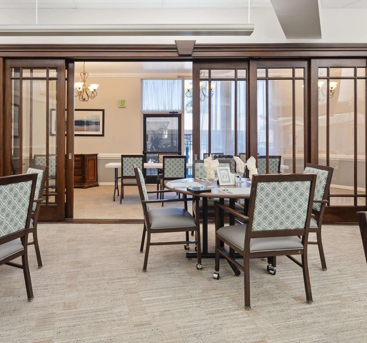 Rosewood Senior Living in Bakersfield, CA, dining room