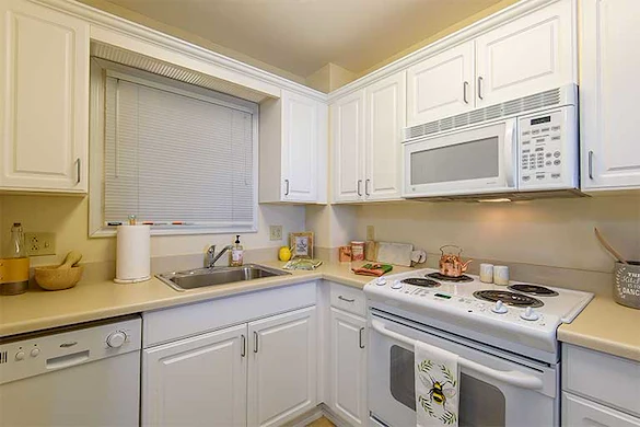 Image of Garden Plaza at Cleveland (5)