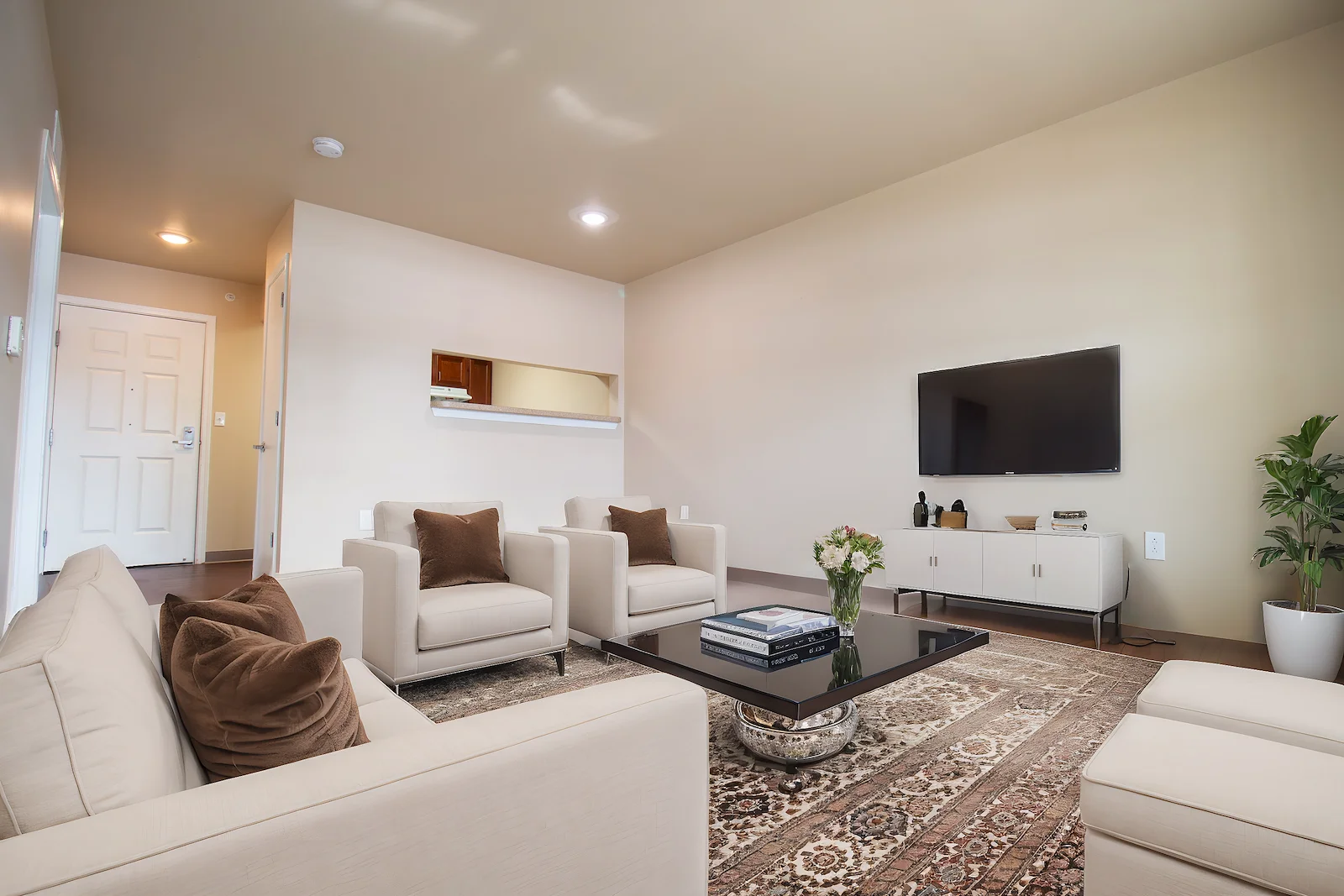 Image of Oakwood Manor Senior Living (6)