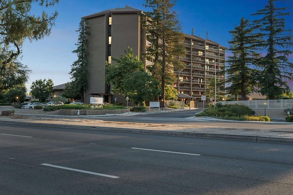 Rosewood Senior Living in Bakersfield, CA, exterior
