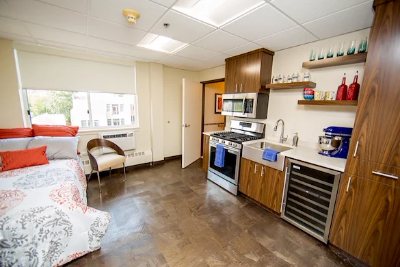 Image of The Pearl Of Evanston (2)