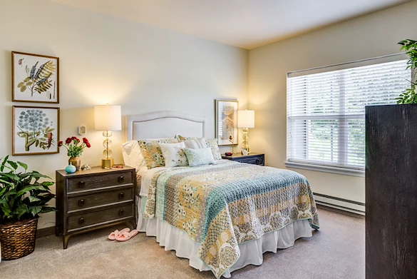Northridge Gracious Retirement Living Hawthorn Senior Independent Living in Fishers, Indiana apartment bedroom