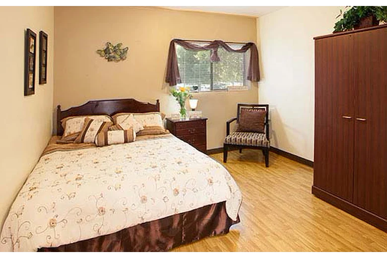 Image of Summerfield Memory Care of Roseville (3)
