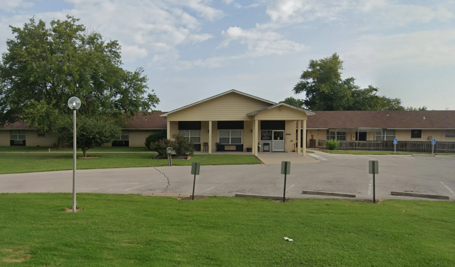 Image of Medicalodges Iola (2)