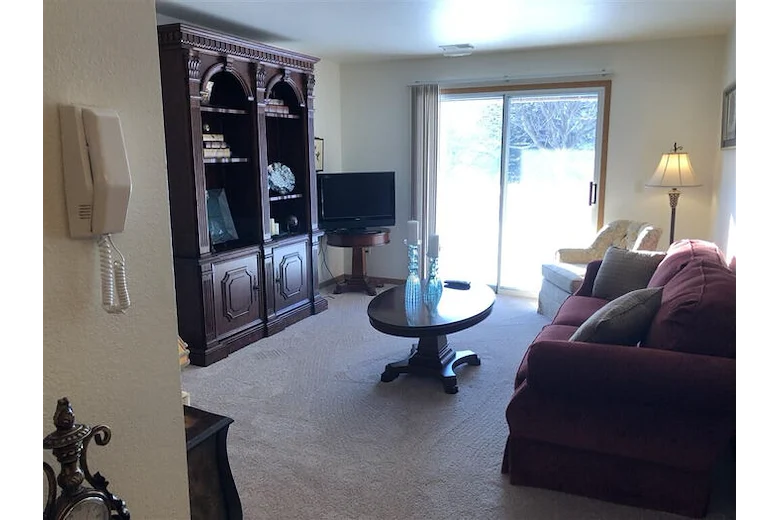 Image of Parkway Landings Seniors Apartments (6)