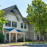 Image of Commonwealth Senior Living at New Baltimore (2)