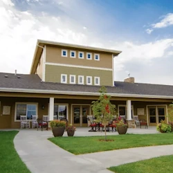 Fieldstone Memory Care of Yakima outdoor space