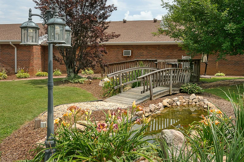 Image of Life Care Center Of Elizabethton (8)