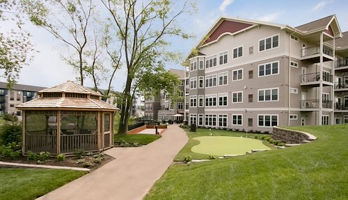 Image of Applewood Pointe of Eagan (2)