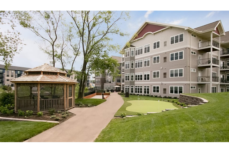 Image of Applewood Pointe of Eagan (2)