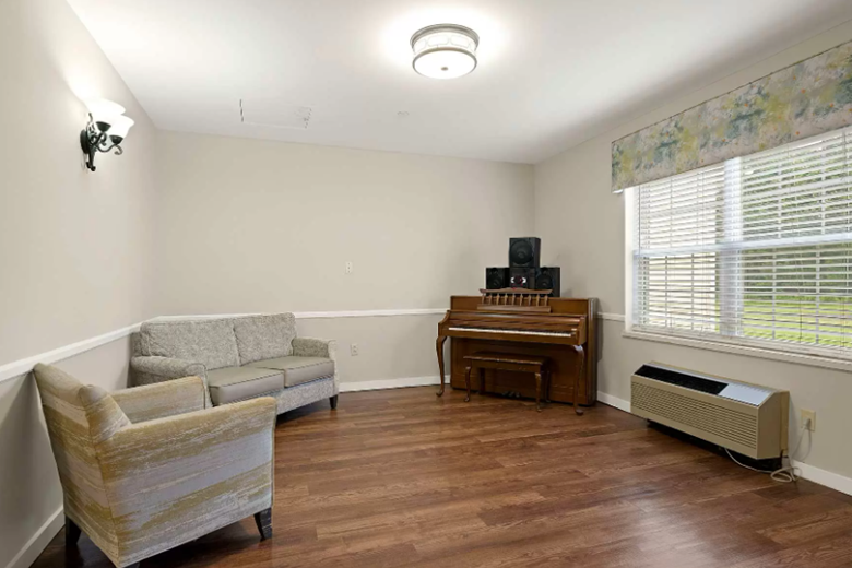 Image of Commonwealth Senior Living at Bon Air (6)