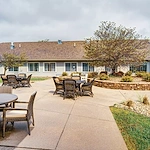 Image of Glen Oaks Alzheimer’s Special Care Center (3)