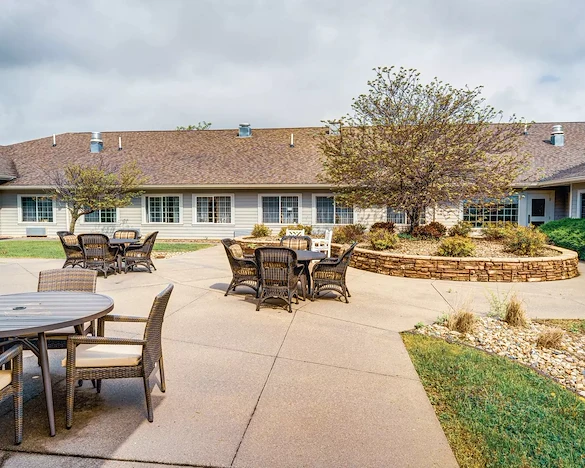 Image of Glen Oaks Alzheimer’s Special Care Center (3)