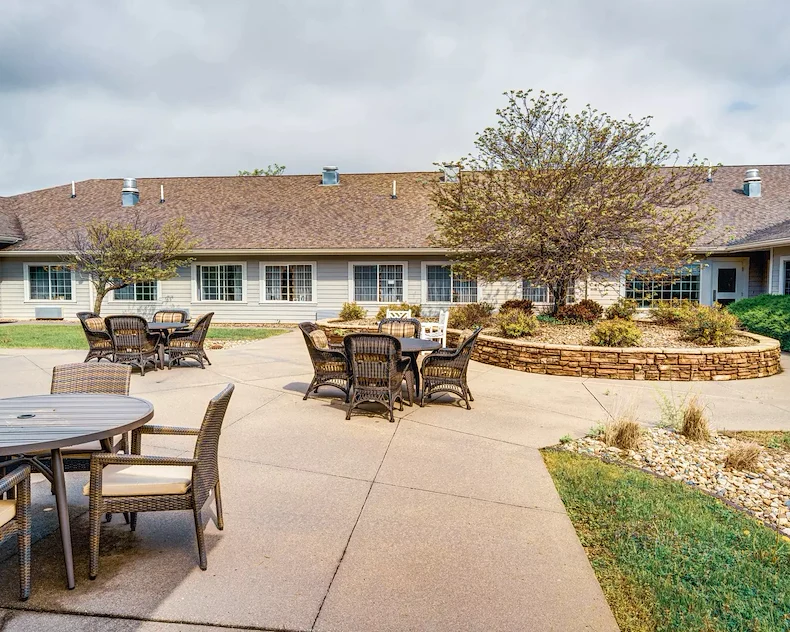 Image of Glen Oaks Alzheimer’s Special Care Center (3)