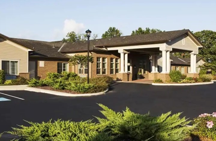 colonial-gardens-memory-care--transitional-assisted-living-image-1