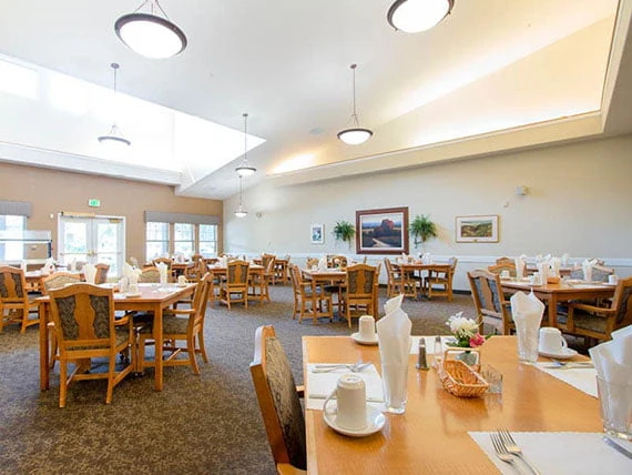 Avamere at Port Townsend Senior Living in Washington dining room