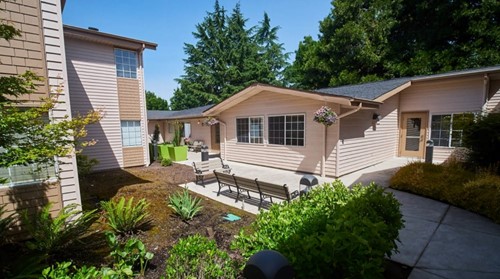 Image of Emerald Gardens of Woodburn (4)