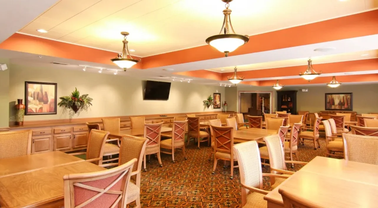 Image of Applewood Pointe of Roseville at Langton Lake Cooperative (5)