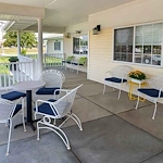 Pathfinder Senior Living in Fremont, NE, outdoor patio with seating