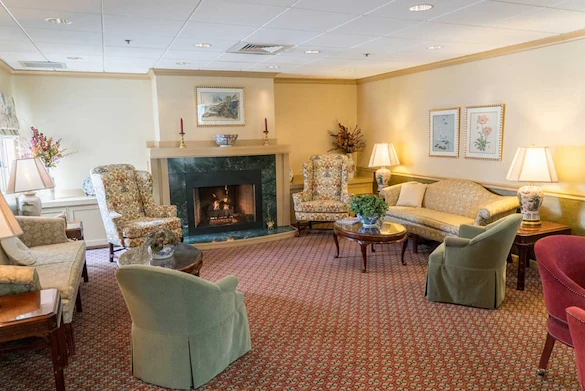 Image of Pomperaug Woods Assisted Living (4)