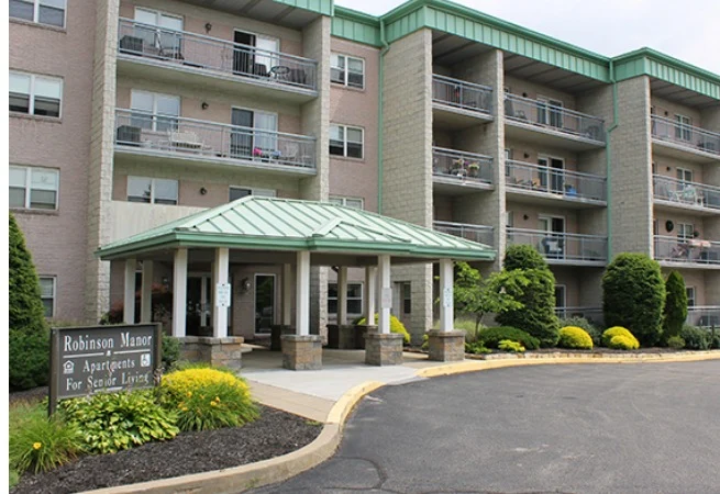 Image of Robinson Manor Apartments (1)