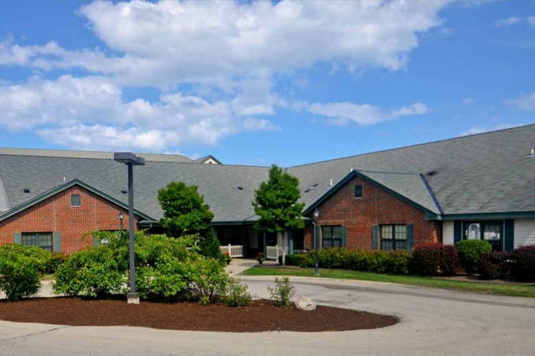 Image of Meadowmere & Mitchell Manor Oak Creek (3)